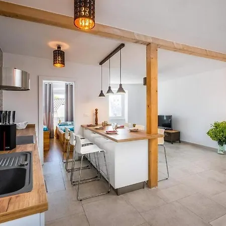 Suncani Krovovi Apartament Pula