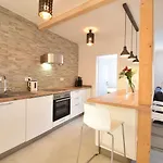 Suncani Krovovi Apartman Póla