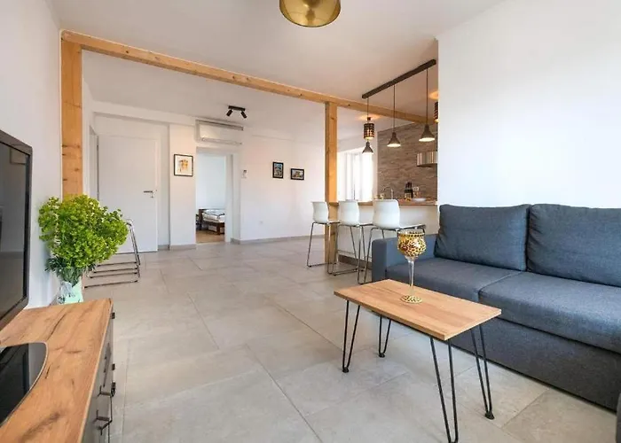 Suncani Krovovi * Pula