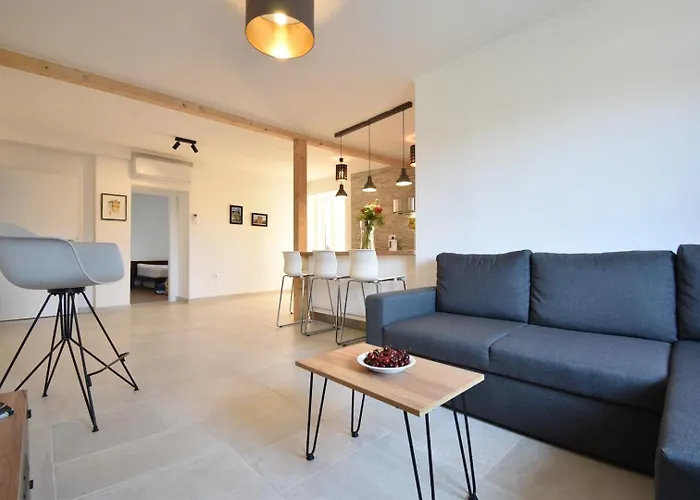 Suncani Krovovi * Pula